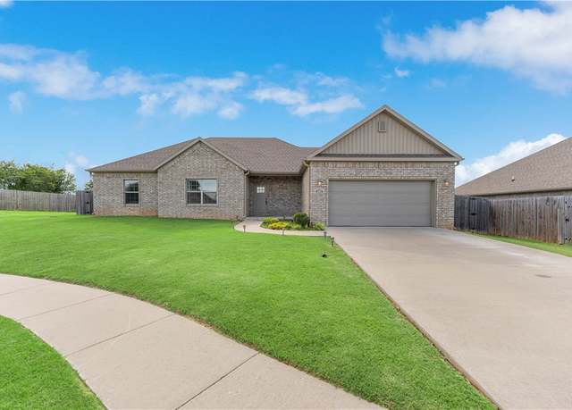 Property at 597 Quartz Way, Springdale, AR 72764, 4 beds, 2 baths