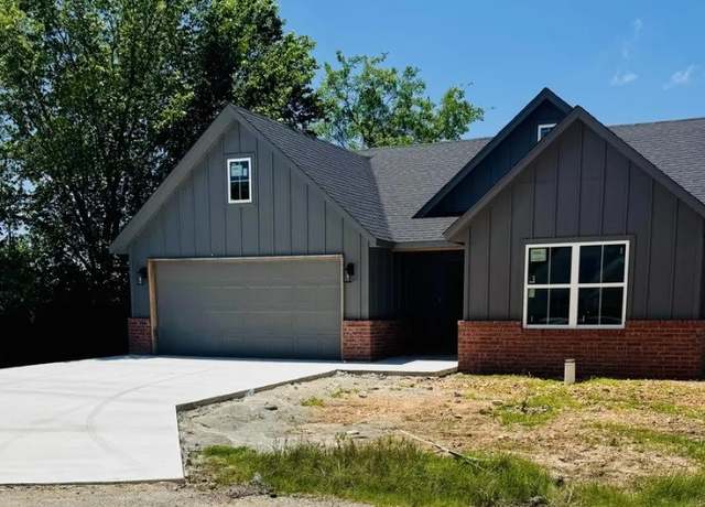 Property at 102 Zachary Dr, Grove, OK 74344, 3 beds, 2 baths
