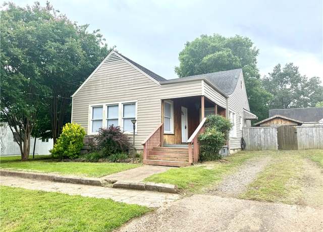 Property at 511 W 4th St, Russellville, AR 72801, 2 beds, 1 bath