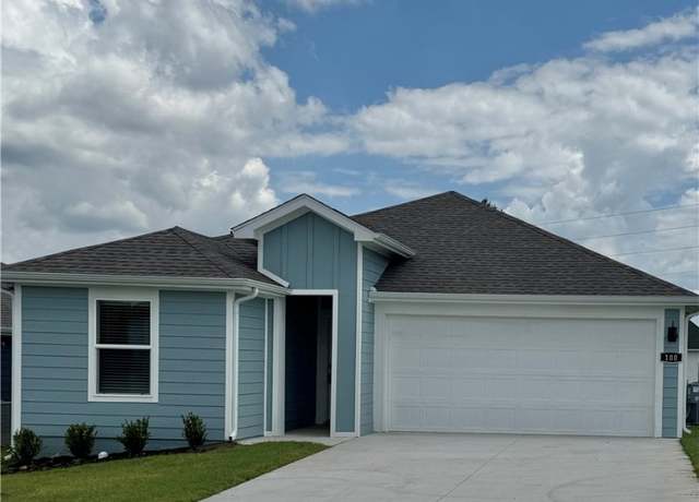 Property at 100 NW Granny Smith St, Gentry, AR 72734, 3 beds, 2 baths