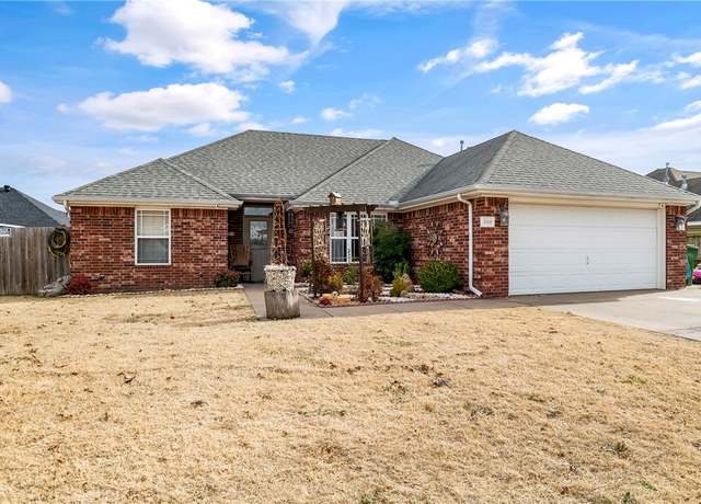 Property at 3103 S G St, Rogers, AR 72758, 3 beds, 2 baths