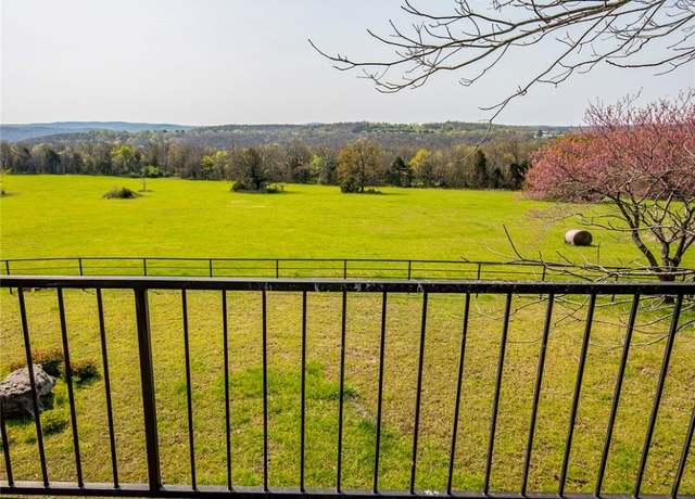Property at 315 N Letitia Ave, Fayetteville, AR 72701, 3 beds, 2 baths