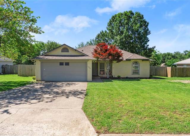 Property at 704 Del Cir, Lowell, AR 72745, 3 beds, 2 baths