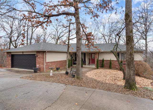 Property at 2 Ure Ln, Bella Vista, AR 72714, 4 beds, 3 baths