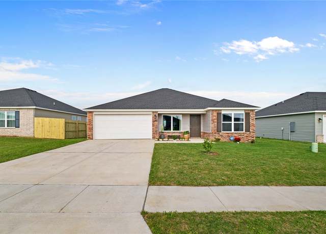 Property at 1641 Ace Ave, Gentry, AR 72734, 4 beds, 2 baths