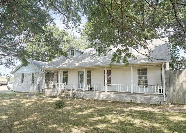 Property at 291 S Industrial Park Rd, Prairie Grove, AR 72753, 5 beds, 3 baths