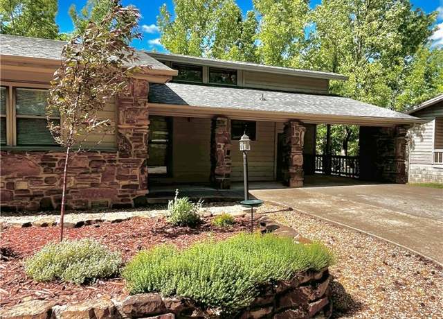 Property at 10 Wedgewood Ln, Holiday Island, AR 72631, 2 beds, 2 baths