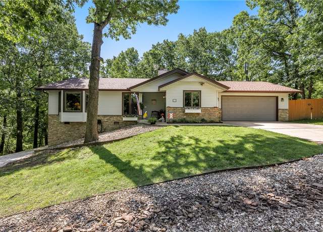 Property at 12 Drayton Ln, Bella Vista, AR 72715, 3 beds, 2 baths