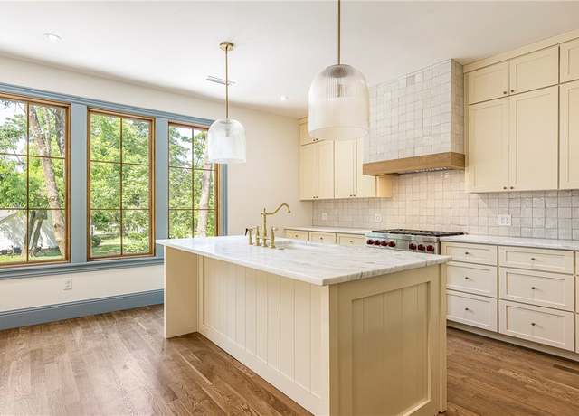 Property at 302 NW 5th St, Bentonville, AR 72712, 3 beds, 3 baths