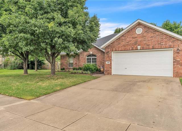 Property at 620 N Timeless Dr, Fayetteville, AR 72704, 3 beds, 2 baths
