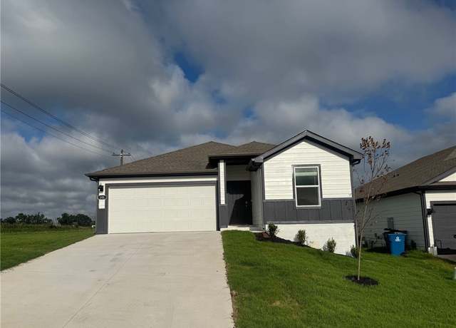 Property at 101 NW Granny Smith St, Highfill, AR 72734, 3 beds, 2 baths