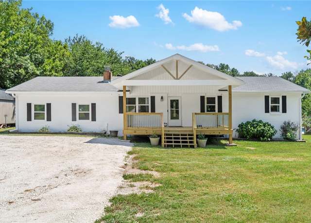 Property at 8791 W Goose Creek Rd, Fayetteville, AR 72704, 5 beds, 2 baths