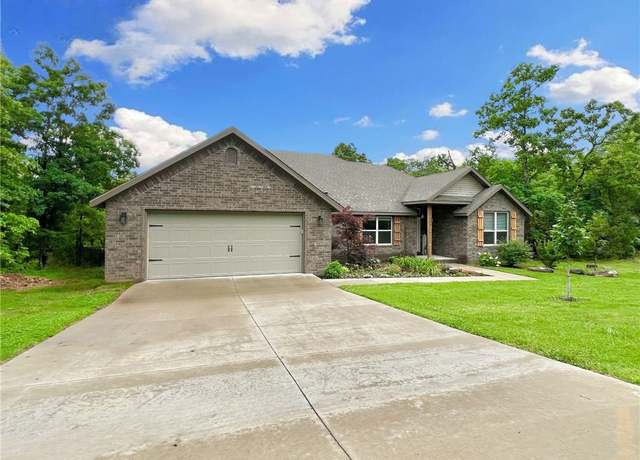 Property at 219 Kinross Dr, Bella Vista, AR 72715, 3 beds, 2 baths