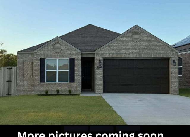 Property at 5366 Sugarloaf Ave, Springdale, AR 72764, 4 beds, 2 baths