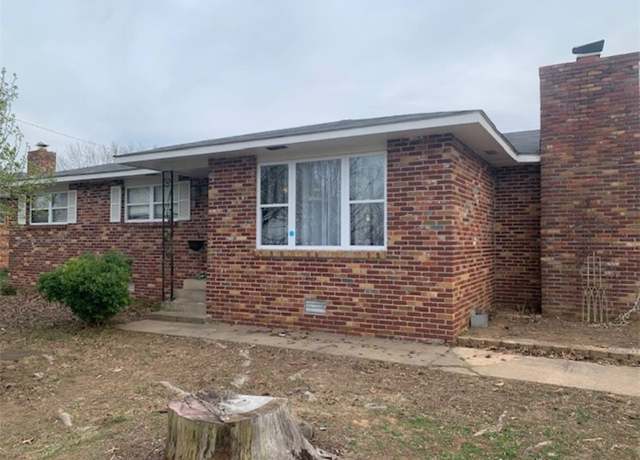 Property at 1100 W Banz, Rogers, AR 72758, 3 beds, 1.5 baths