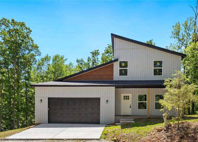 Property at 4 Leven Ln, Bella Vista, AR 72714, 3 beds, 2.5 baths