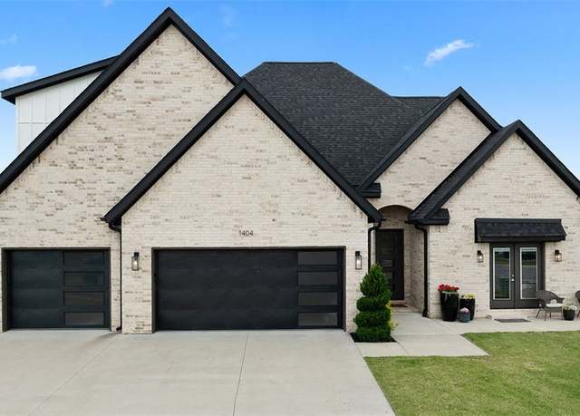 Property at 1404 Breeze Ct, Bentonville, AR 72713, 5 beds, 4 baths
