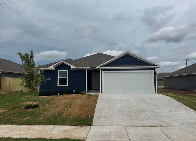 Property at 921 Rently St, Prairie Grove, AR 72753, 3 beds, 2 baths