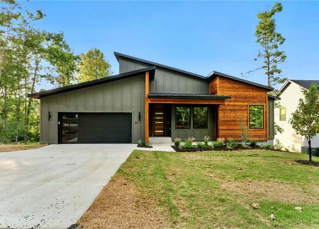 Property at 23 Kirkwall Ln, Bella Vista, AR 72715, 2 beds, 2 baths