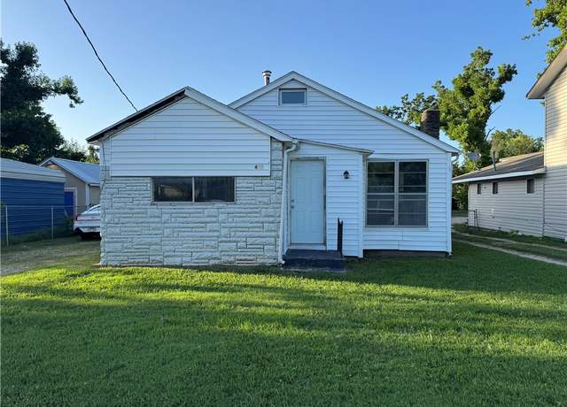 Property at 411 Persimmon St, Rogers, AR 72756, 2 beds, 1 bath