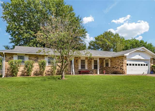 Property at 1407 Clayton St, Springdale, AR 72762, 3 beds, 2 baths