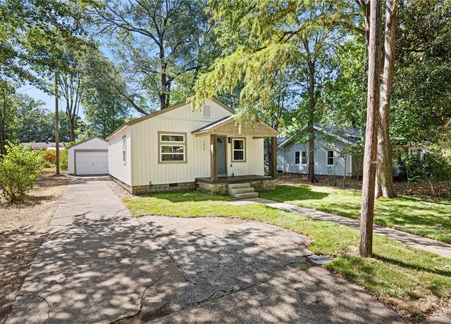 Property at 1219 N Boston Pl, Russellville, AR 72801, 3 beds, 2 baths