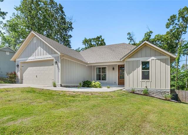 Property at 3 Chaucer Dr, Bella Vista, AR 72714, 3 beds, 2 baths