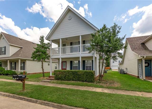 Property at 2694 N Whit Ln, Fayetteville, AR 72704, 3 beds, 2.5 baths