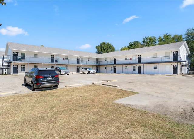 Property at 305 Berry St, Springdale, AR 72764