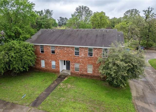 Property at 2420 S Q St, Fort Smith, AR 72901, 8 beds, 6 baths
