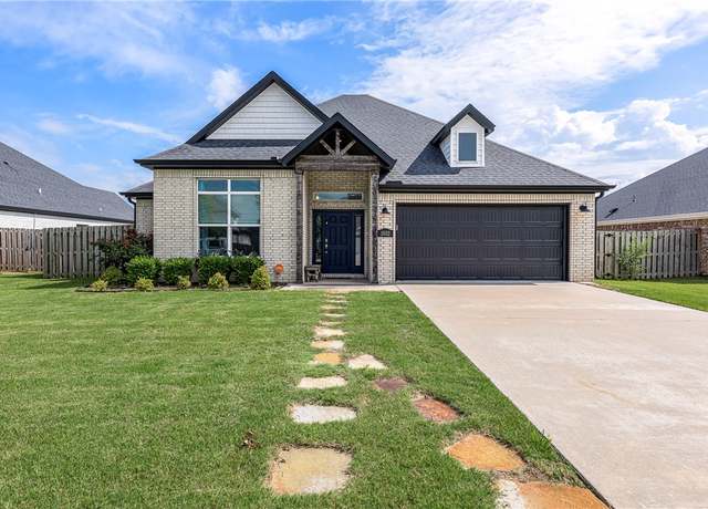 Property at 1902 W Gilligan Ave, Rogers, AR 72758, 3 beds, 2 baths