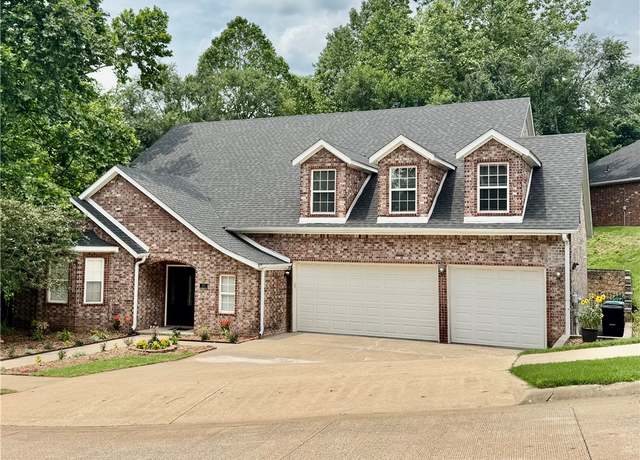Property at 4103 NE Kensington Ave, Bentonville, AR 72712, 5 beds, 3.5 baths