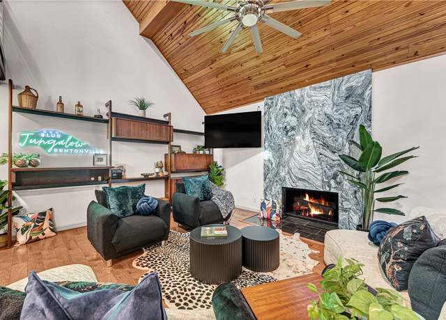 Property at 703 Bella Vista Rd, Bentonville, AR 72712, 5 beds, 3.5 baths