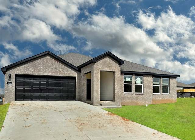 Property at 205 Ratliff Ave, Pea Ridge, AR 72751, 4 beds, 2 baths