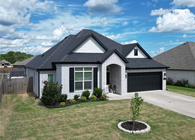 Property at 4571 Hamlet St, Springdale, AR 72764, 3 beds, 2 baths