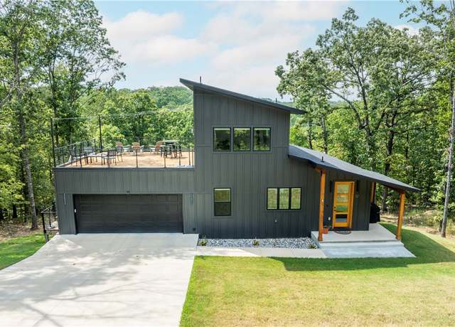 Property at 52 Chatburn Dr, Bella Vista, AR 72715, 3 beds, 2.5 baths