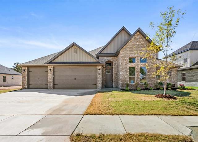 Property at 2112 Salmon St, Pea Ridge, AR 72751, 4 beds, 2.5 baths