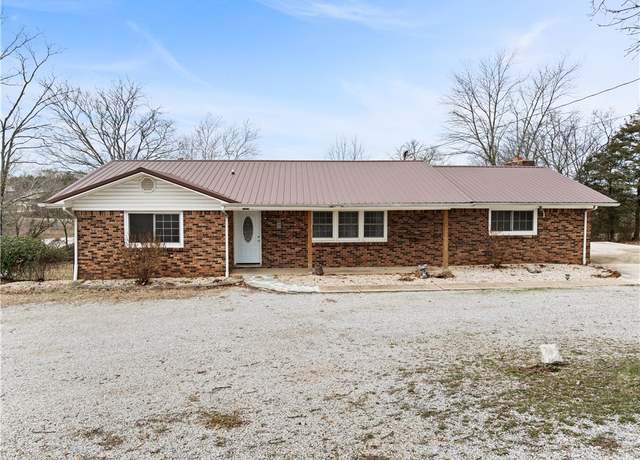 Property at 1502 N Springfield St, Berryville, AR 72616, 6 beds, 3 baths
