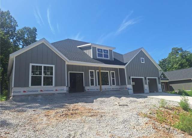 Property at 29 Selkirk Dr, Bella Vista, AR 72715, 3 beds, 2 baths