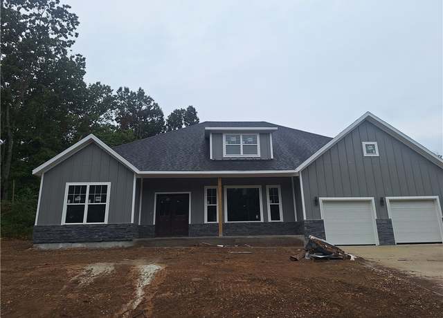 Property at 29 Selkirk Dr, Bella Vista, AR 72715, 3 beds, 2 baths