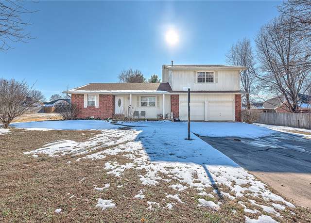 Property at 4374 Pleasant Grove Rd, Rogers, AR 72758, 4 beds, 3 baths