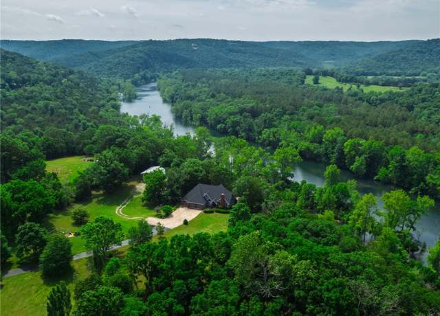 Property at 304 County Road 1071, Eureka Springs, AR 72632, 5 beds, 3.5 baths