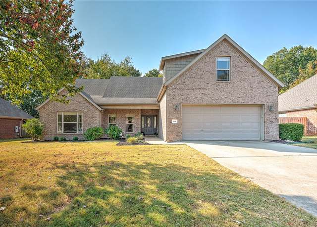 Property at 1449 Lexington Cir, Springdale, AR 72762, 3 beds, 2 baths