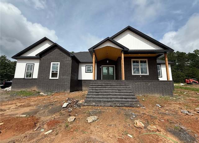 Property at 470 Stonegate Dr, Pottsville, AR 72802, 4 beds, 2.5 baths