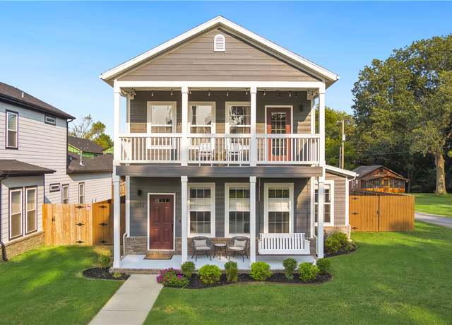 Property at 1032 N Main St, Bentonville, AR 72712, 4 beds, 3.5 baths