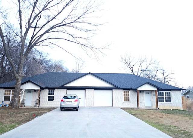 Property at 517 N Oak Hill St, Siloam Springs, AR 72761, 6 beds, 4 baths
