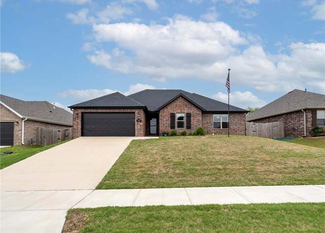 Property at 705 W Jillian St, Siloam Springs, AR 72761, 3 beds, 2 baths