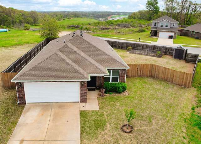 Property at 4423 Cornwall St, Springdale, AR 72762, 3 beds, 2 baths