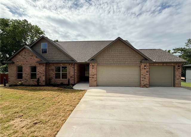 Property at 27 Blairgowrie Dr, Bella Vista, AR 72715, 3 beds, 3 baths