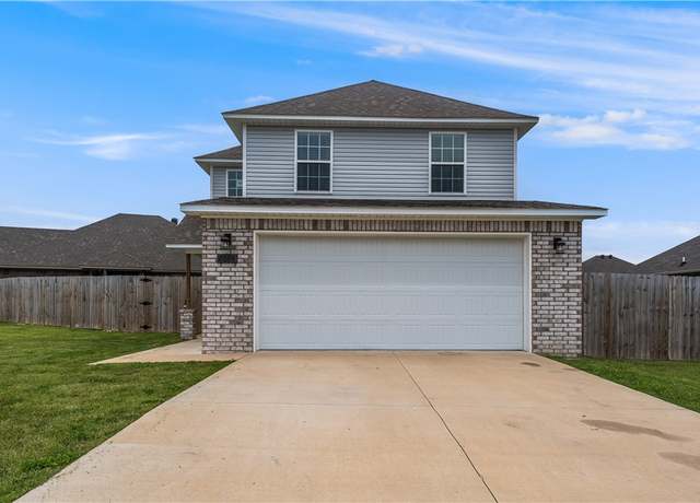 Property at 2004 Applewood St, Gentry, AR 72734, 3 beds, 2.5 baths
